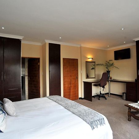 Sunset Manor Guest House Potchefstroom Exterior foto