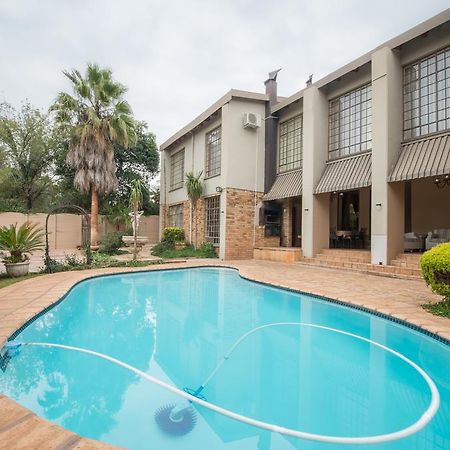 Sunset Manor Guest House Potchefstroom Exterior foto