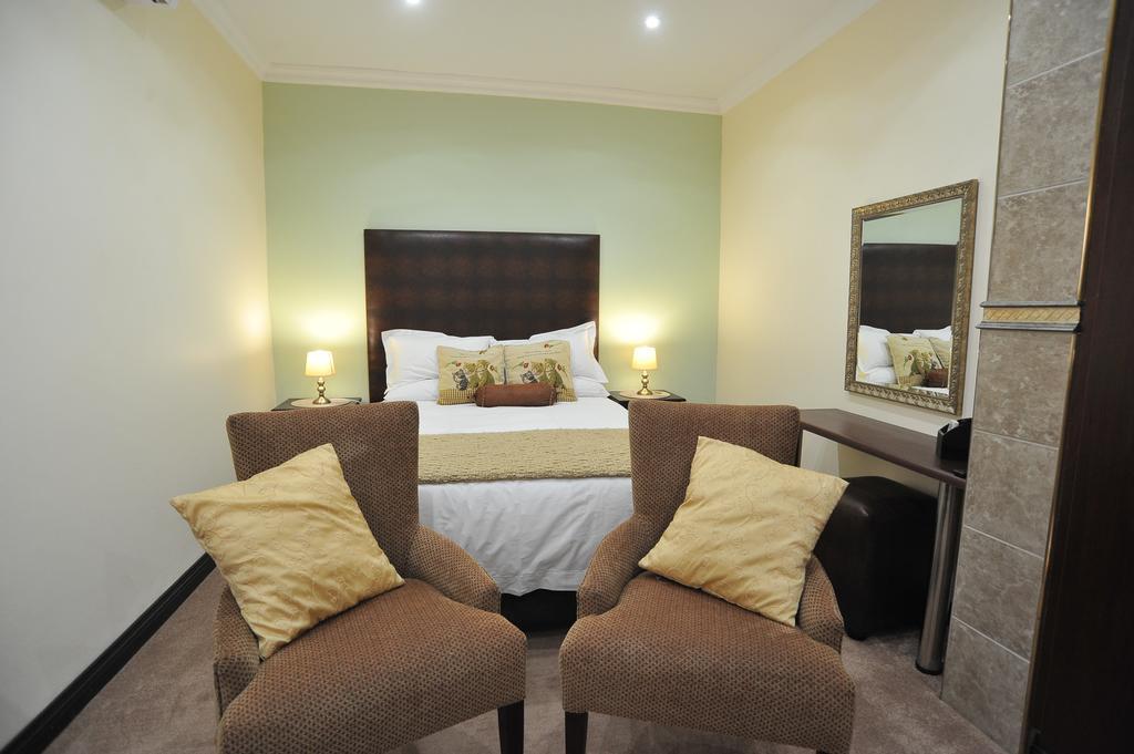 Sunset Manor Guest House Potchefstroom Exterior foto