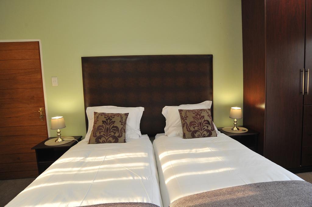 Sunset Manor Guest House Potchefstroom Exterior foto