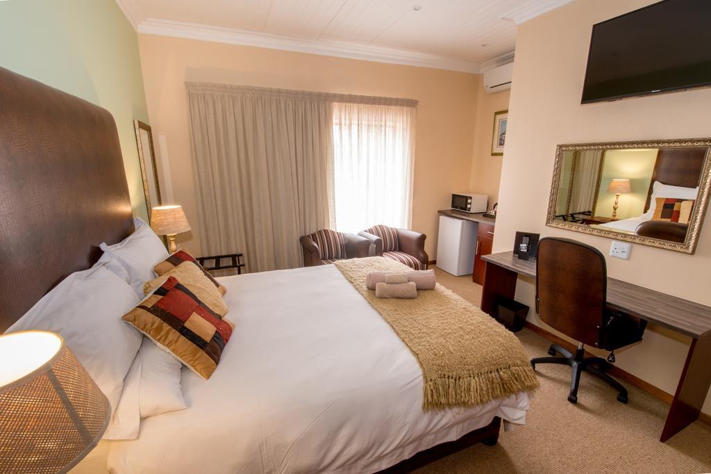 Sunset Manor Guest House Potchefstroom Exterior foto
