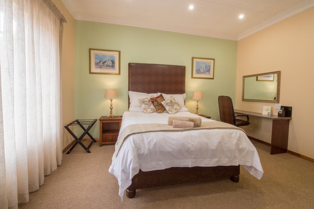Sunset Manor Guest House Potchefstroom Exterior foto