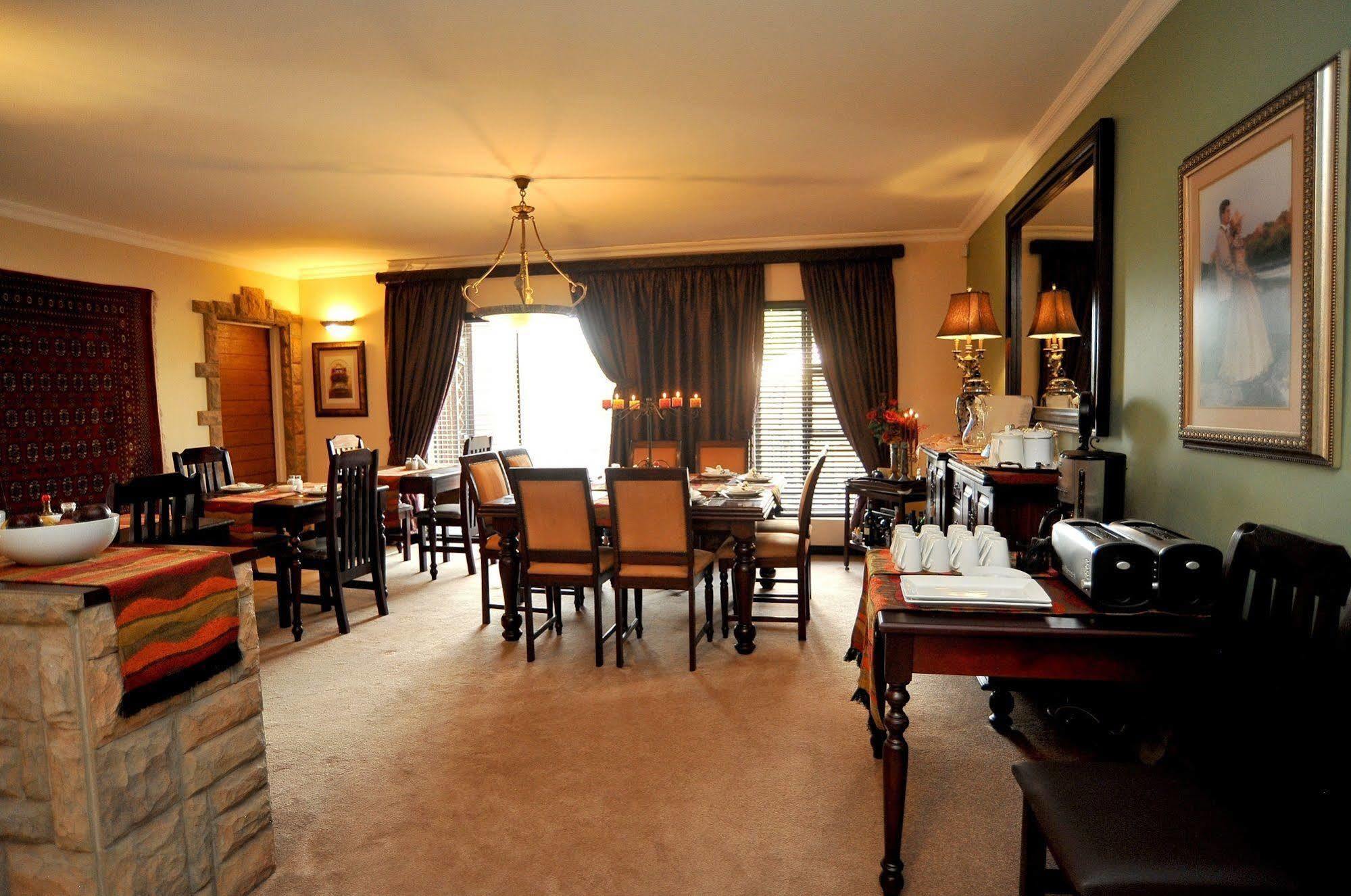 Sunset Manor Guest House Potchefstroom Exterior foto