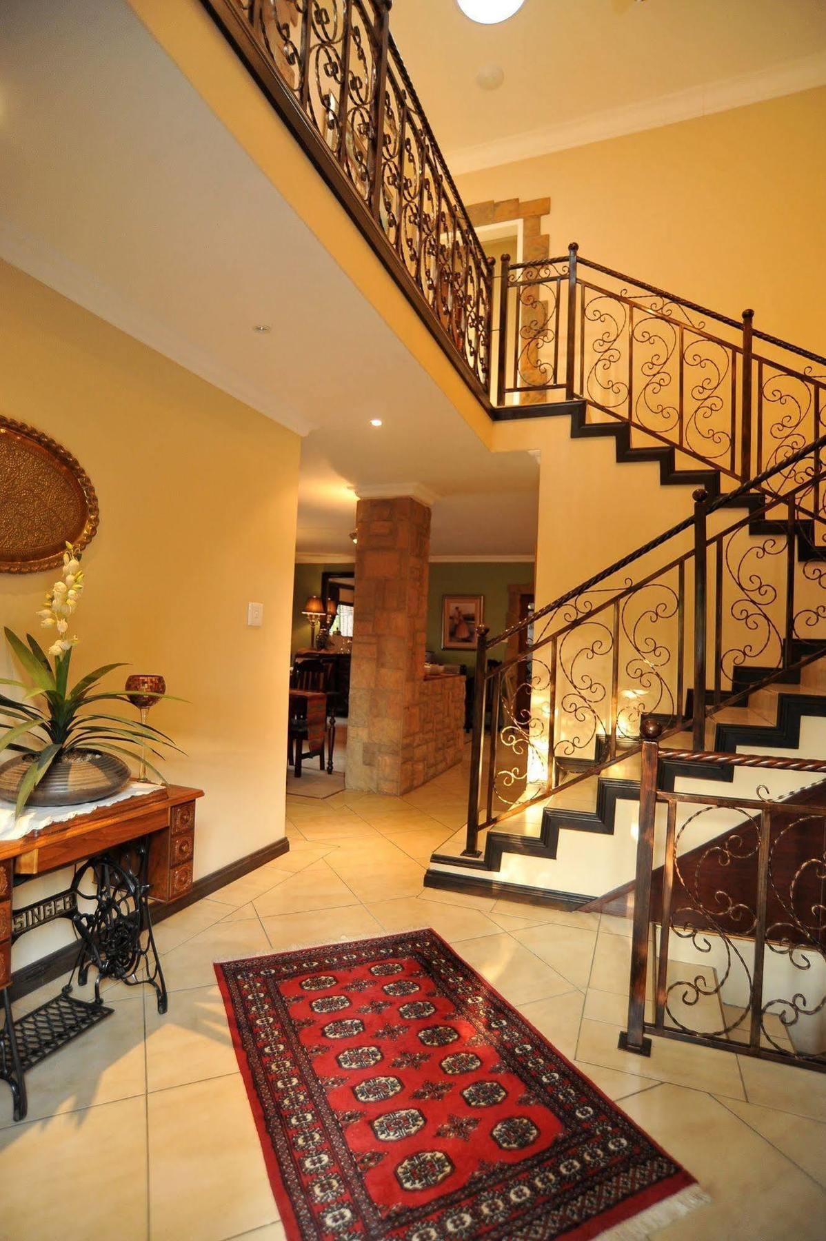 Sunset Manor Guest House Potchefstroom Exterior foto