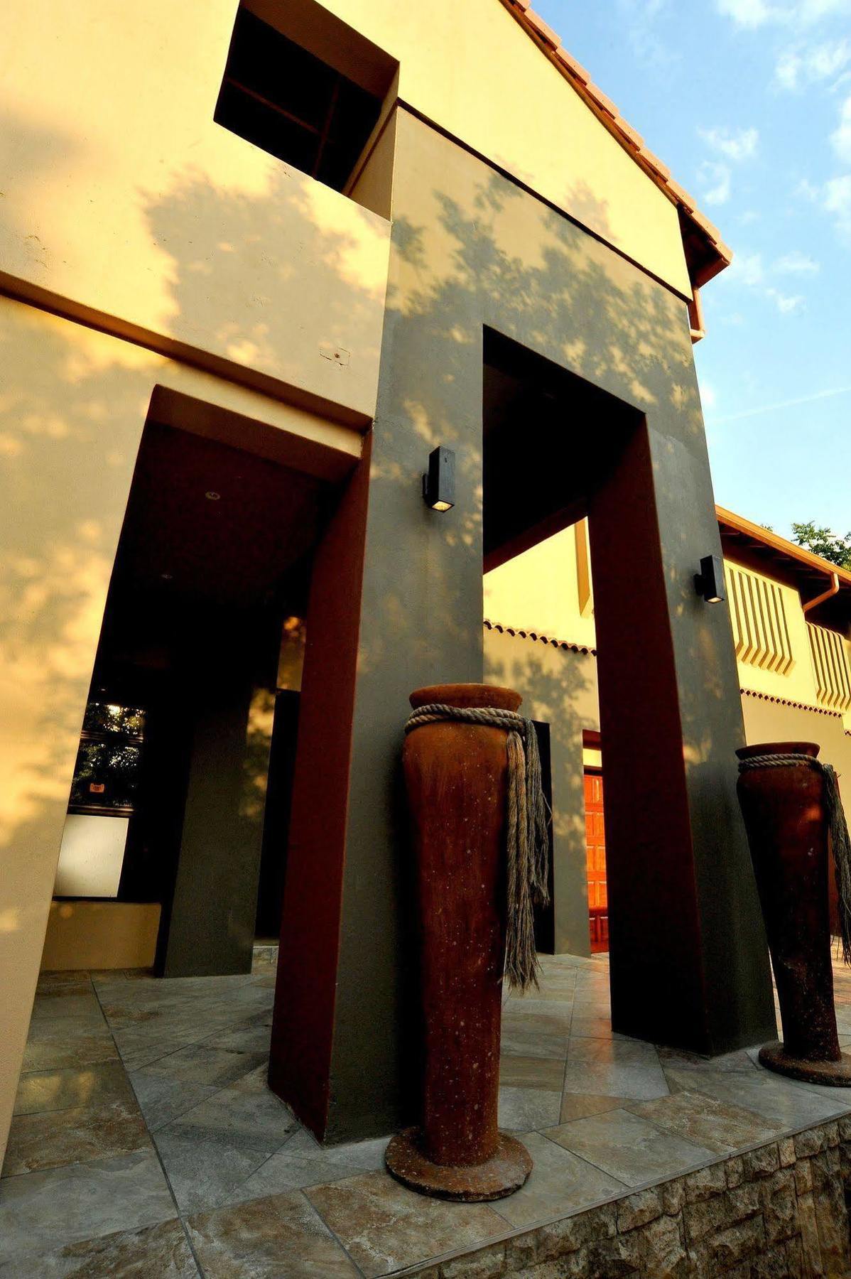 Sunset Manor Guest House Potchefstroom Exterior foto