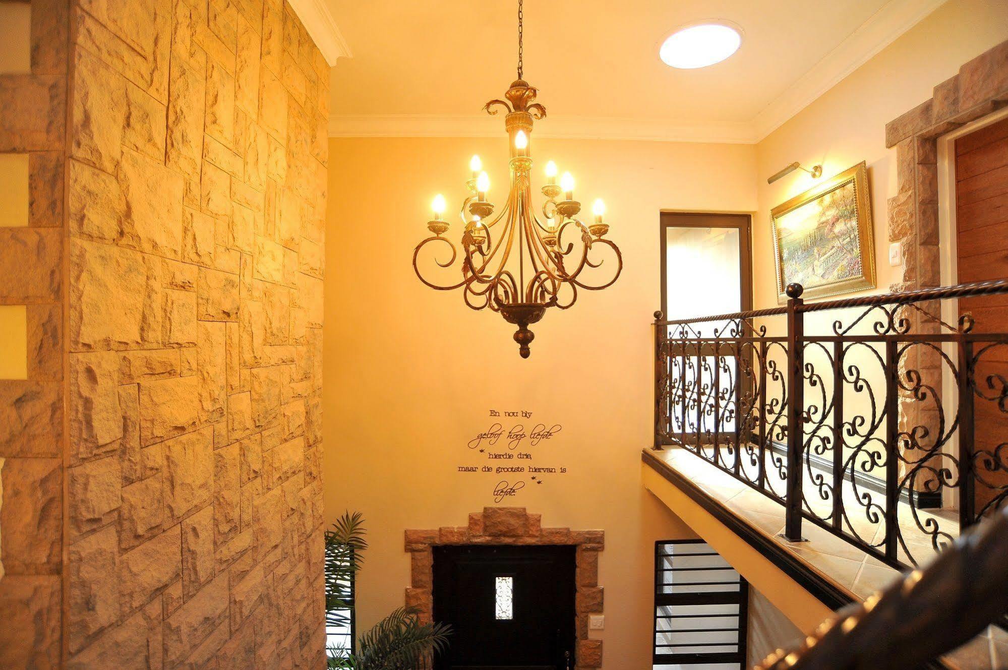 Sunset Manor Guest House Potchefstroom Exterior foto