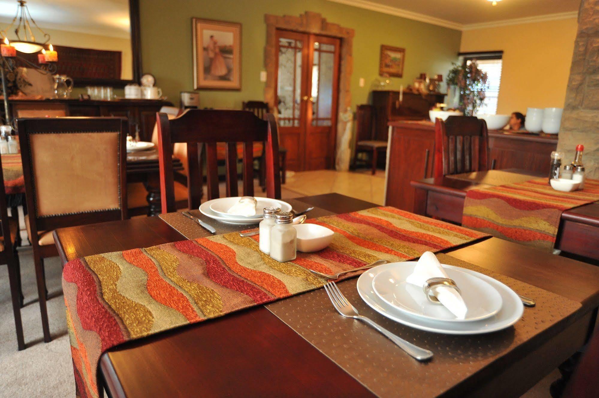 Sunset Manor Guest House Potchefstroom Exterior foto